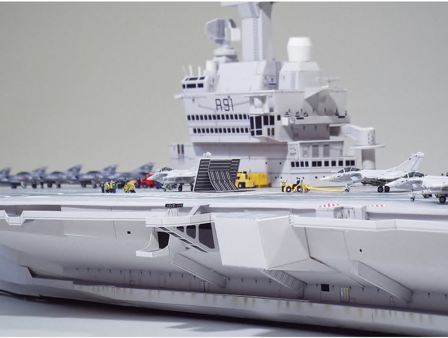 【中古】 職業軍の建設を！/不知火書房/シャルル・ド・ゴール 仏海軍空母シャルル・ド・ゴールのペーパークラフト画像ページ